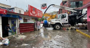 Afectadas alrededor de 55 viviendas por desbordamiento de la presa Los Cuartos en Naucalpan